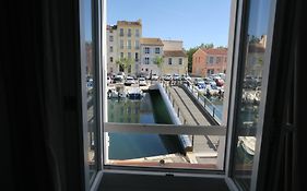Le Charme De La Venise Provencale